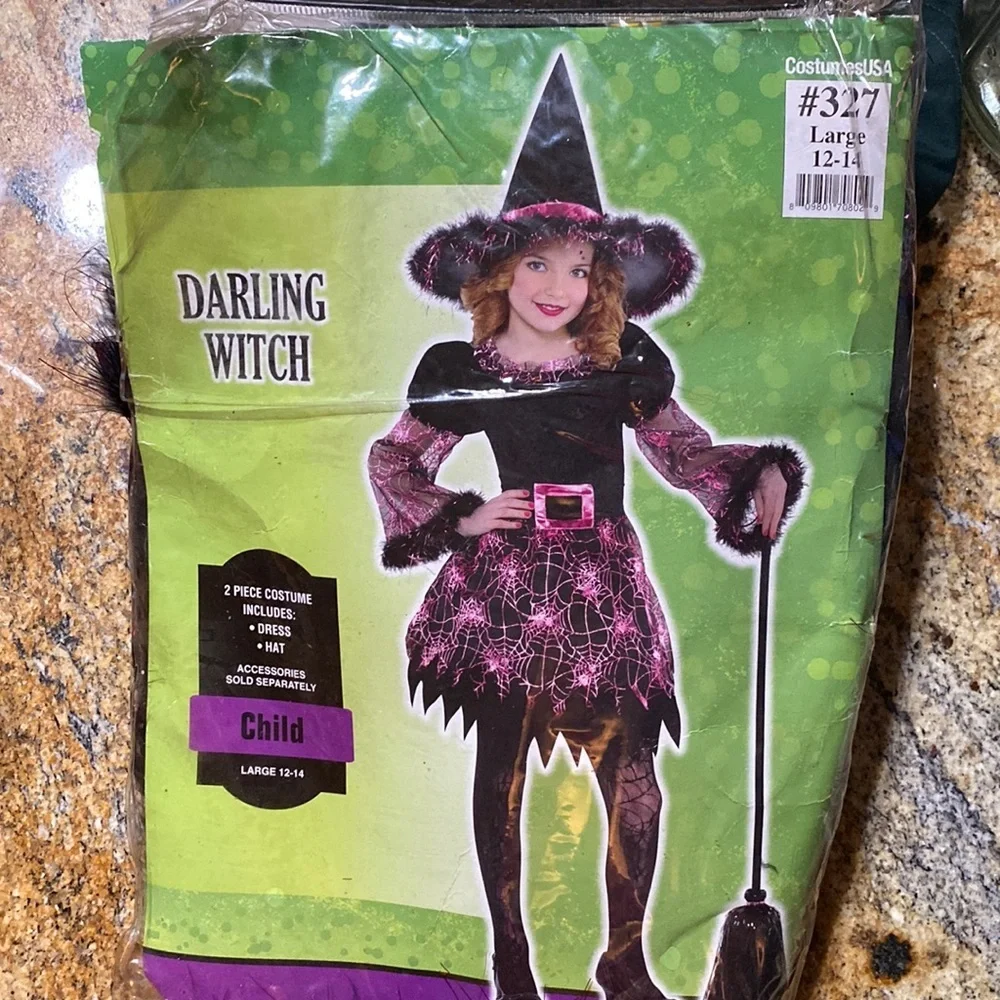 New Darling Witch 🧙♀️ costume girls size lrg 12-14 dress and hat
